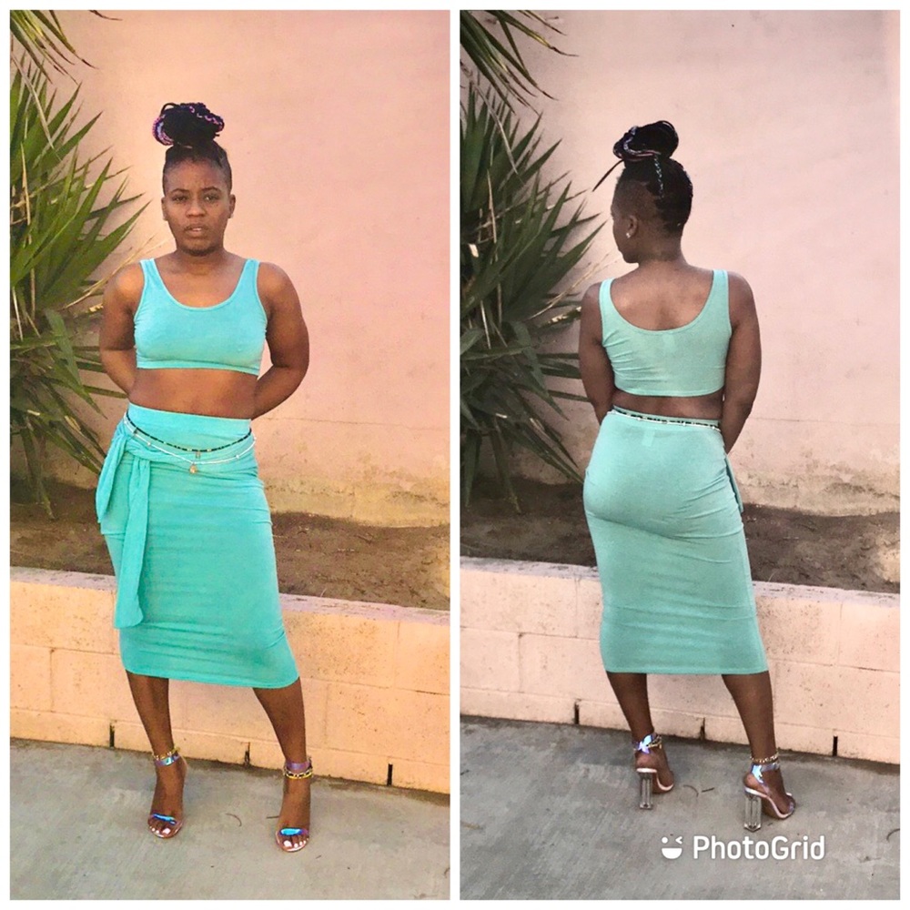 Mint green 2 piece skirt set 🐠